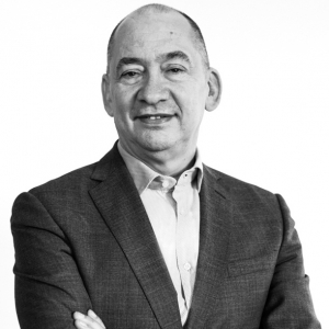 Dr. Heriberto López Romo